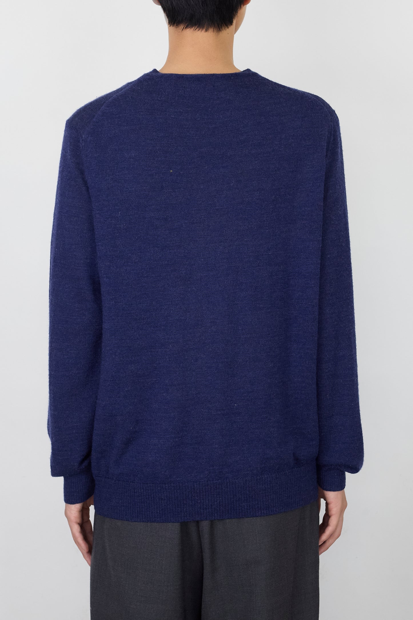CALVIN KLEIN NAVY WOOL V NECK KNIT