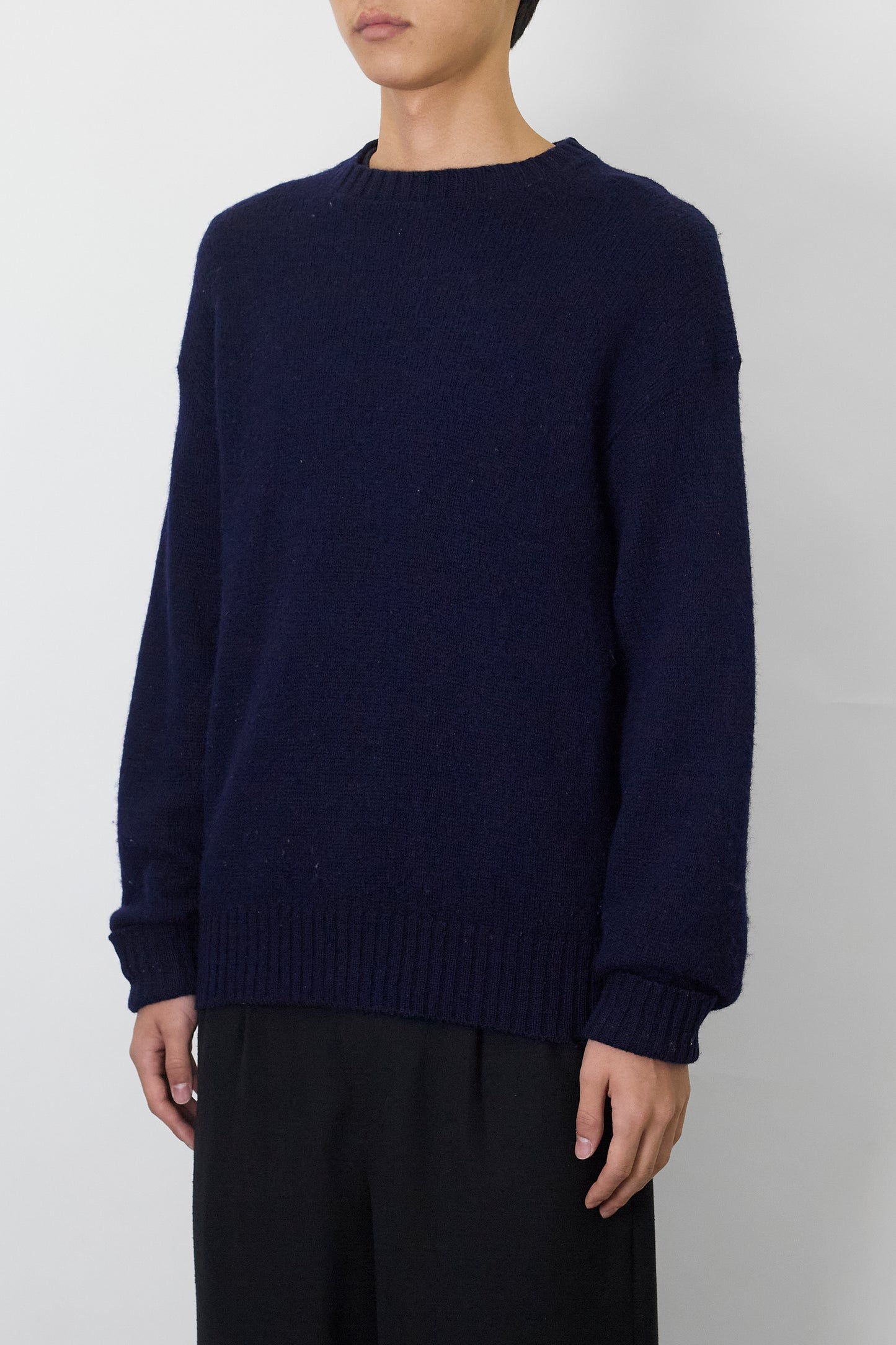 VINTAGE NAVY WOOL KNIT MADE IN USA