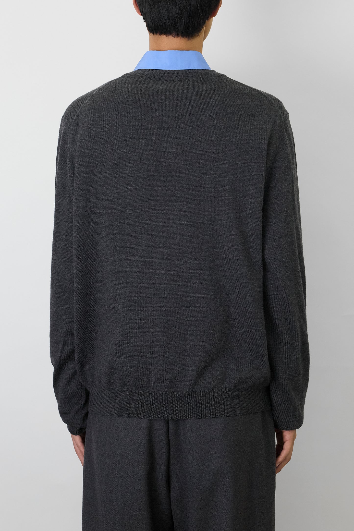 VINTAGE GRAY WOOL V NECK KNIT