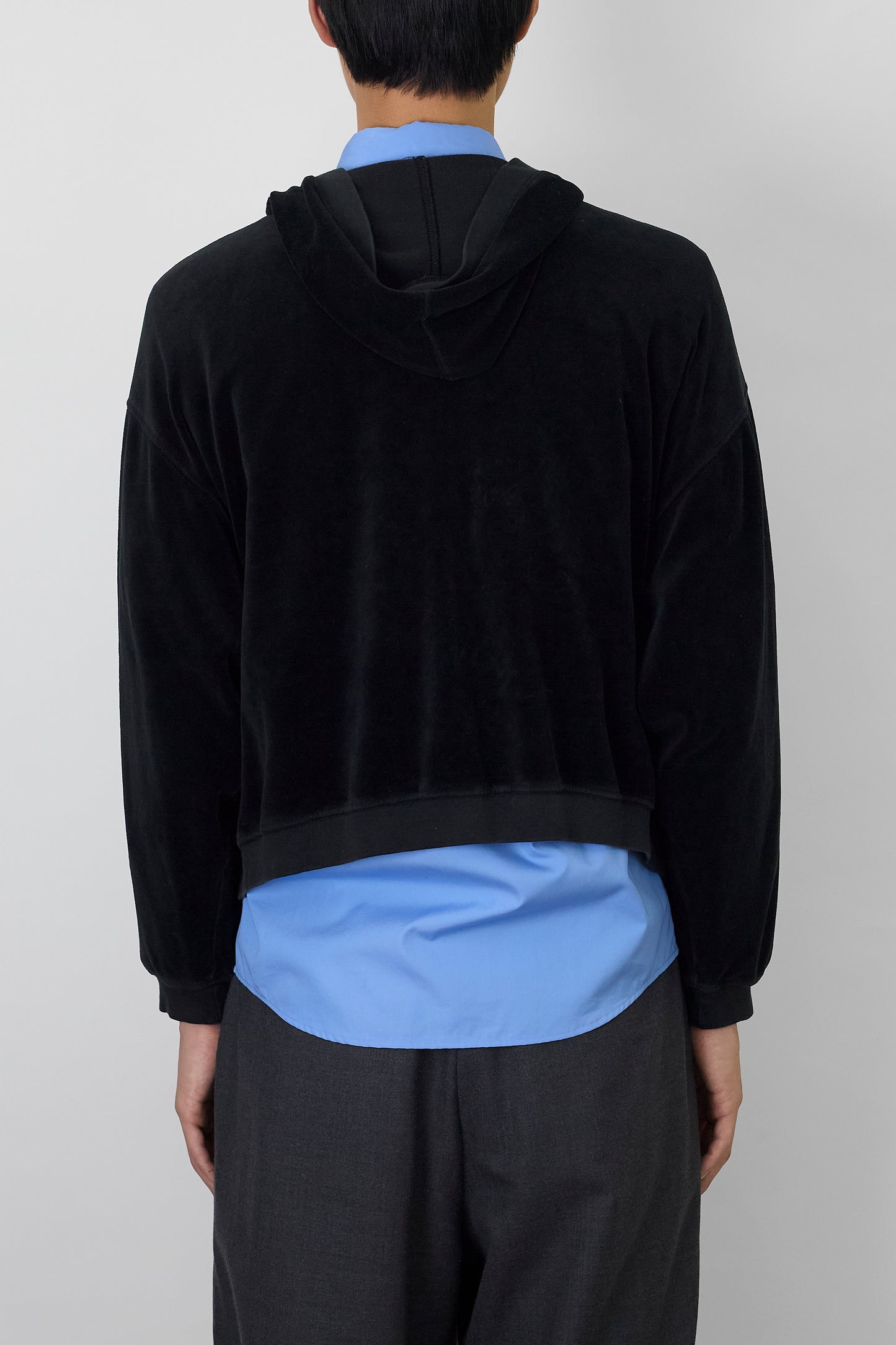 GUESS CROPPED BLACK COTTON ZIP UP HOODIE