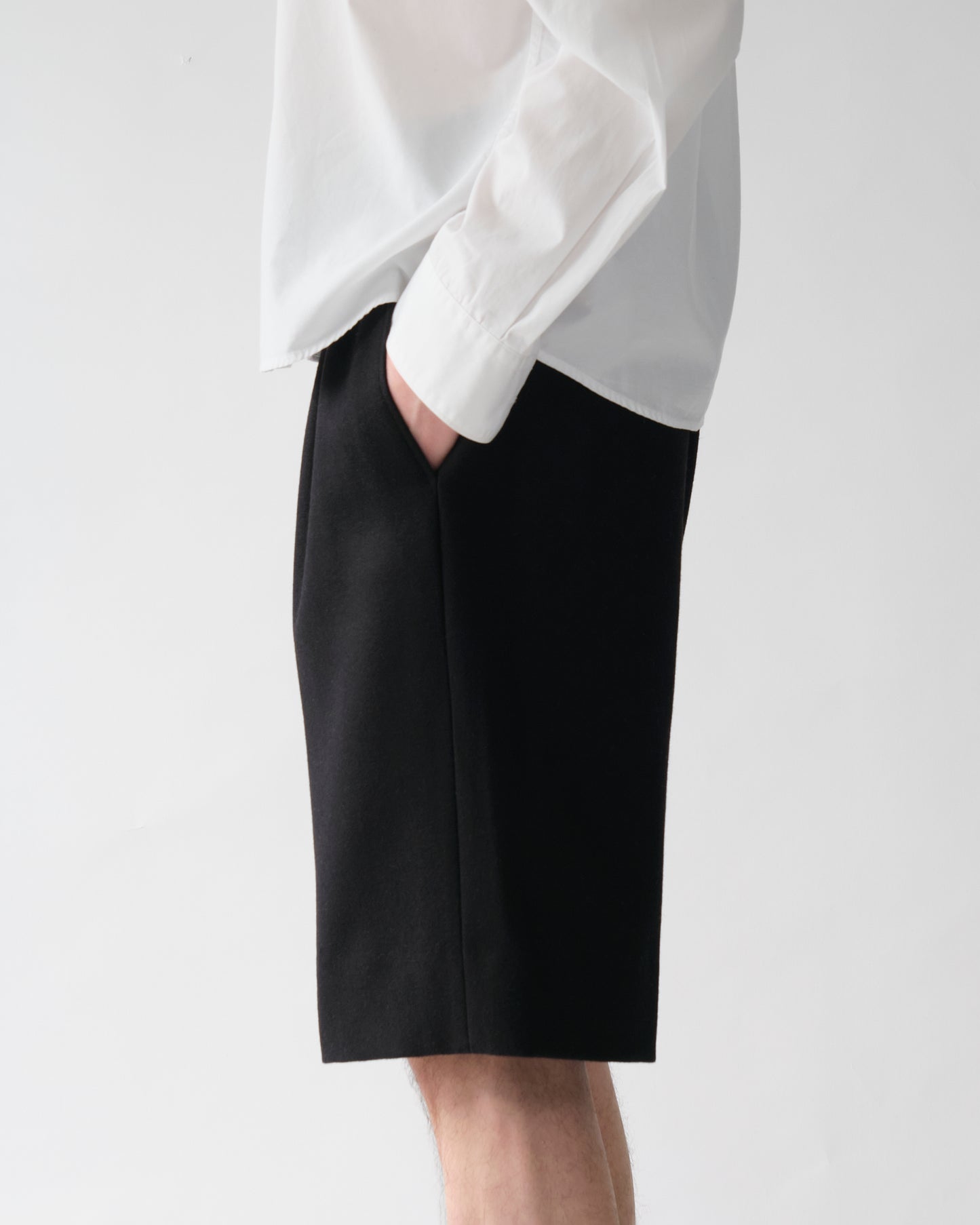 NTRUL MELTON WIDE SHORTS BLACK