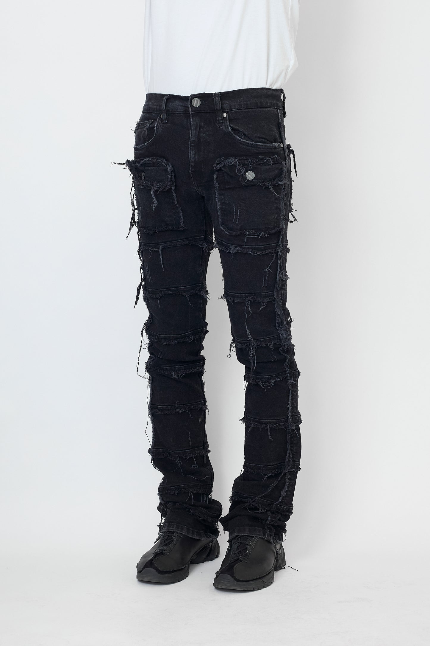 VINTAGE DAMEGED BLACK SKINNY PANTS