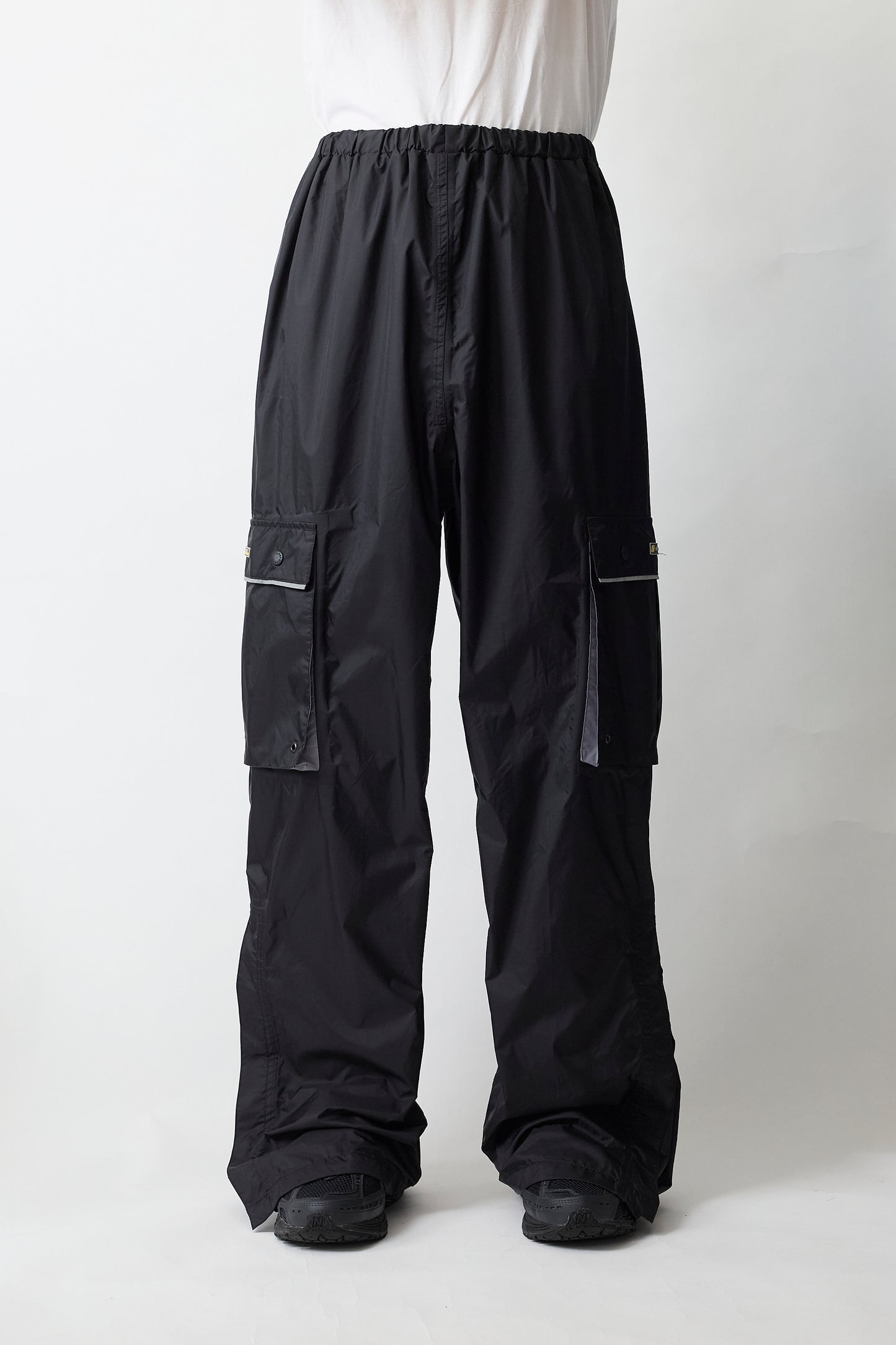 VINTAGE BLACK NYLON CARGO PANTS