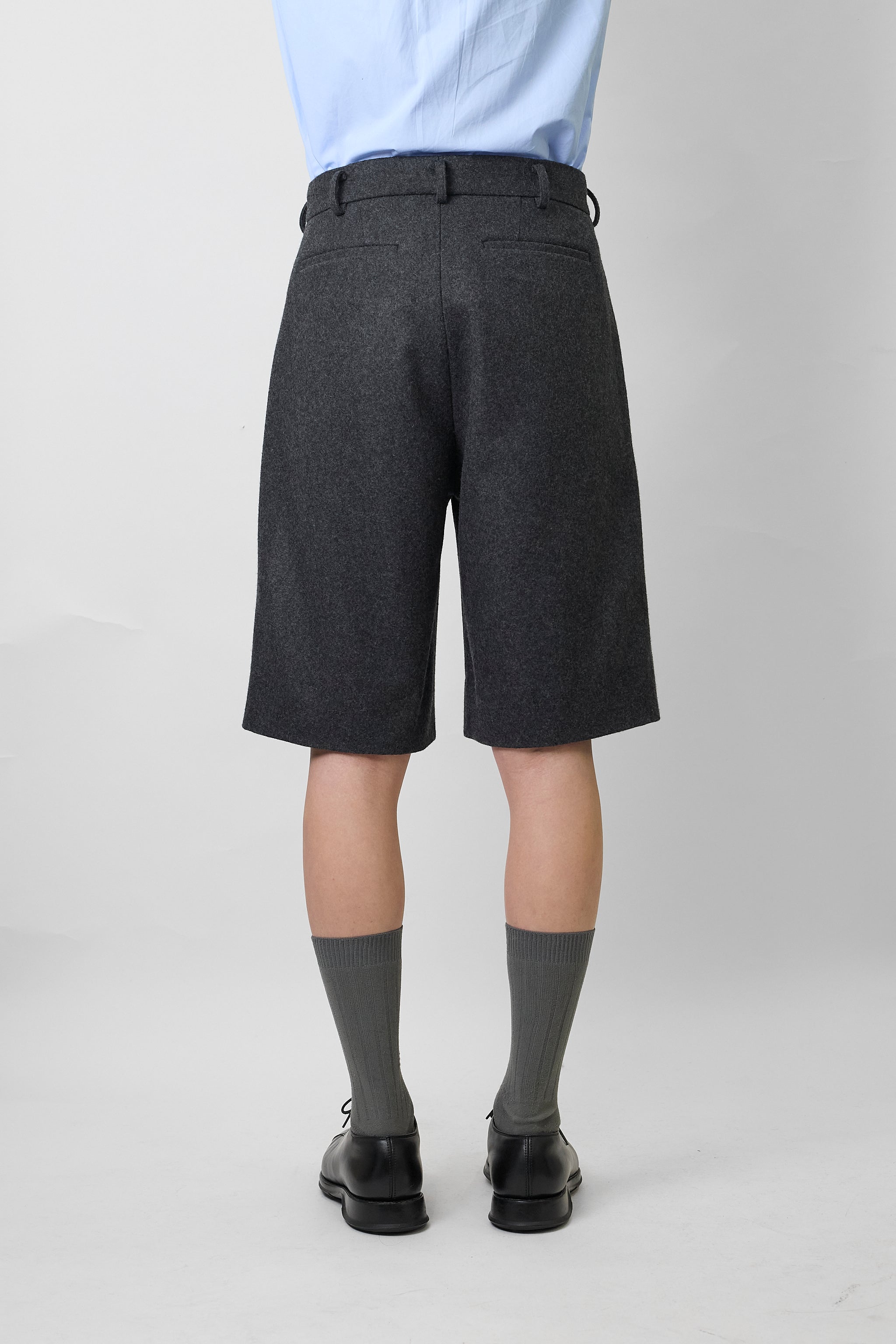 NTRUL MELTON WIDE SHORTS GRAY – DISSONANCE