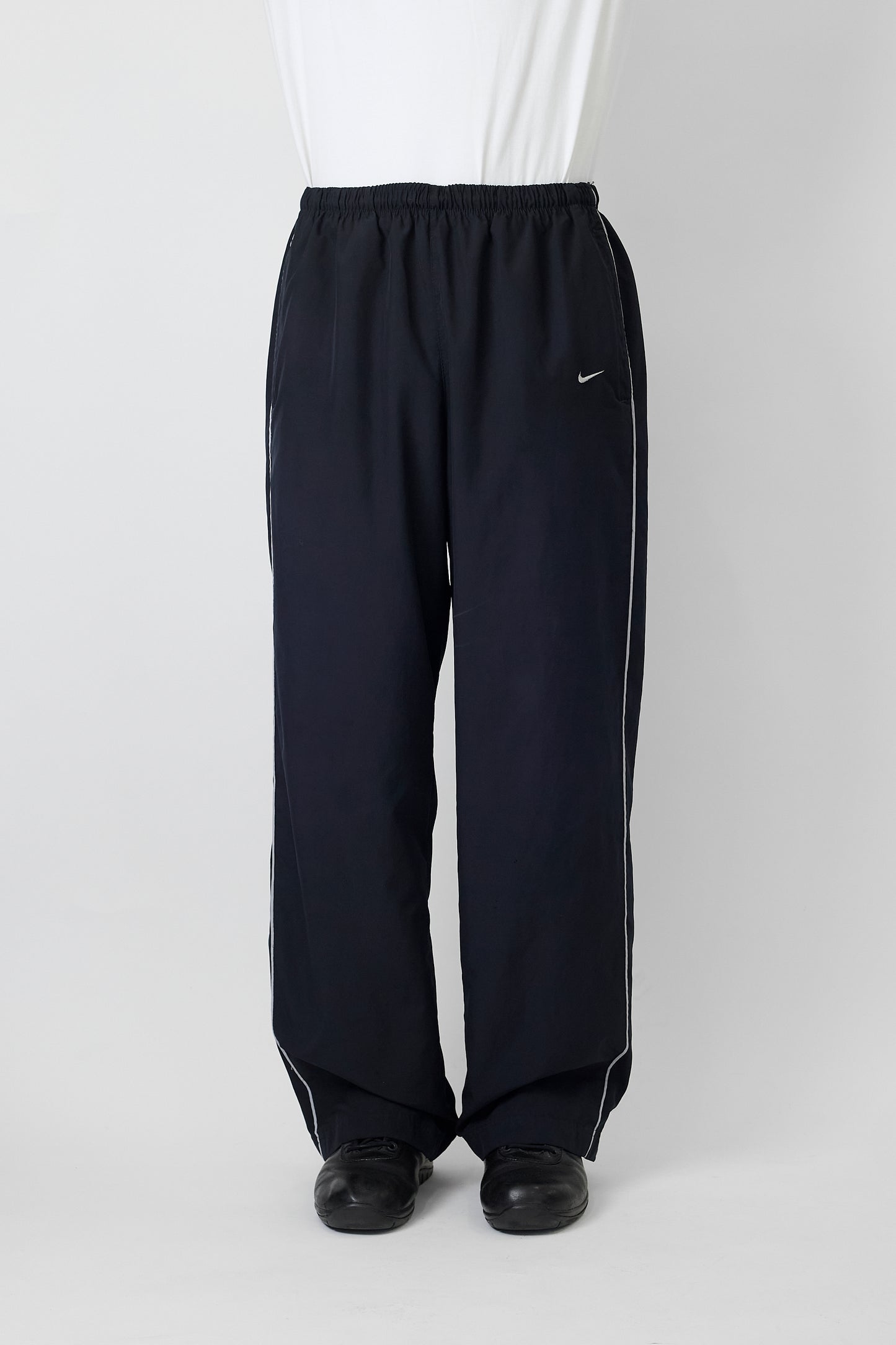 NIKE BLACK NAVY TECH WIDE PANTS