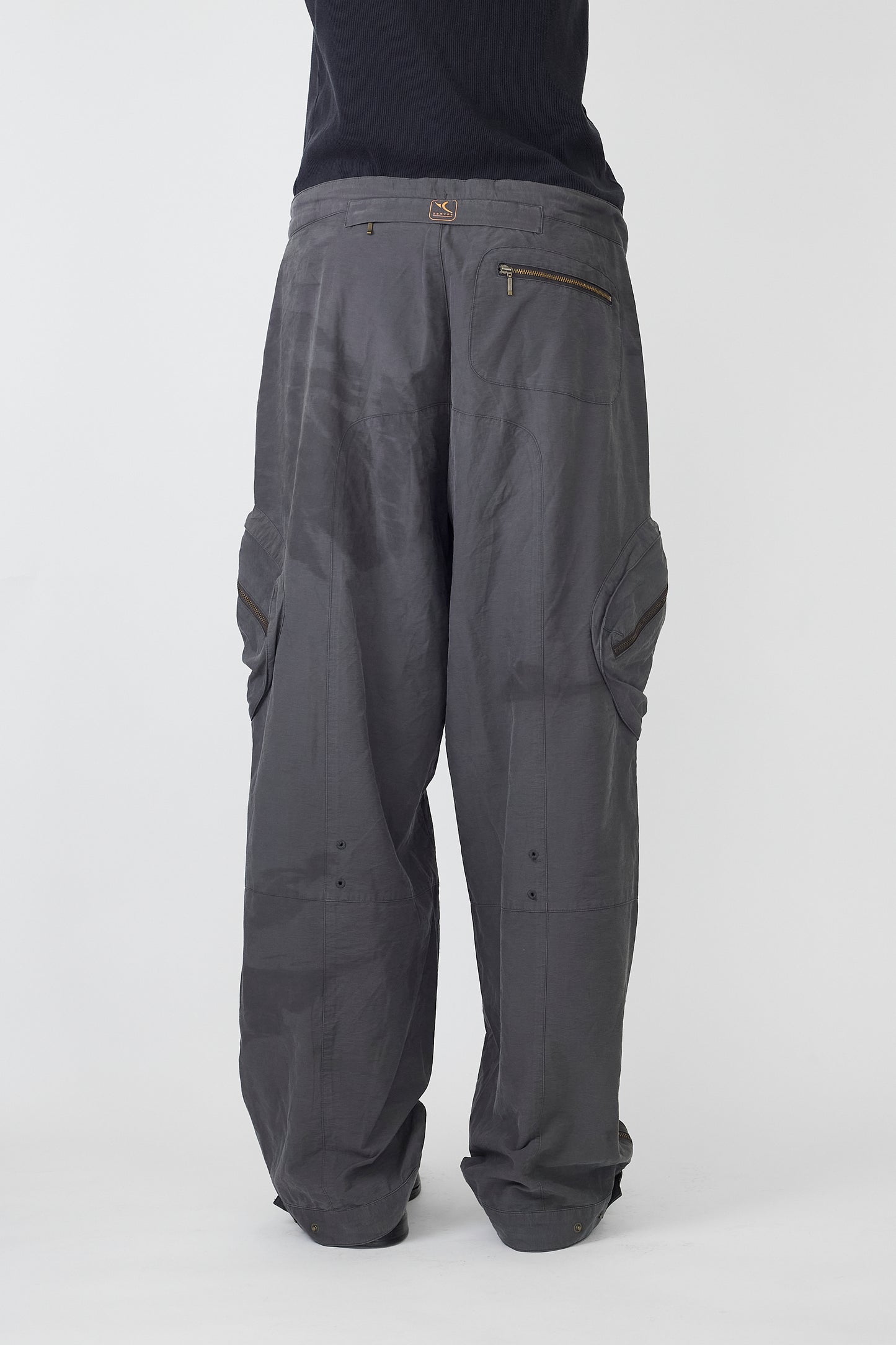 VINTAGE DESIGNED GRAY TECH CARGO WIDE PANTS