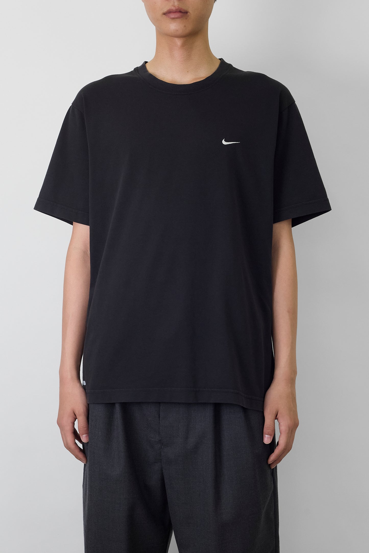 NIKE BLACK HALF SLEEVE TEE SHIRT