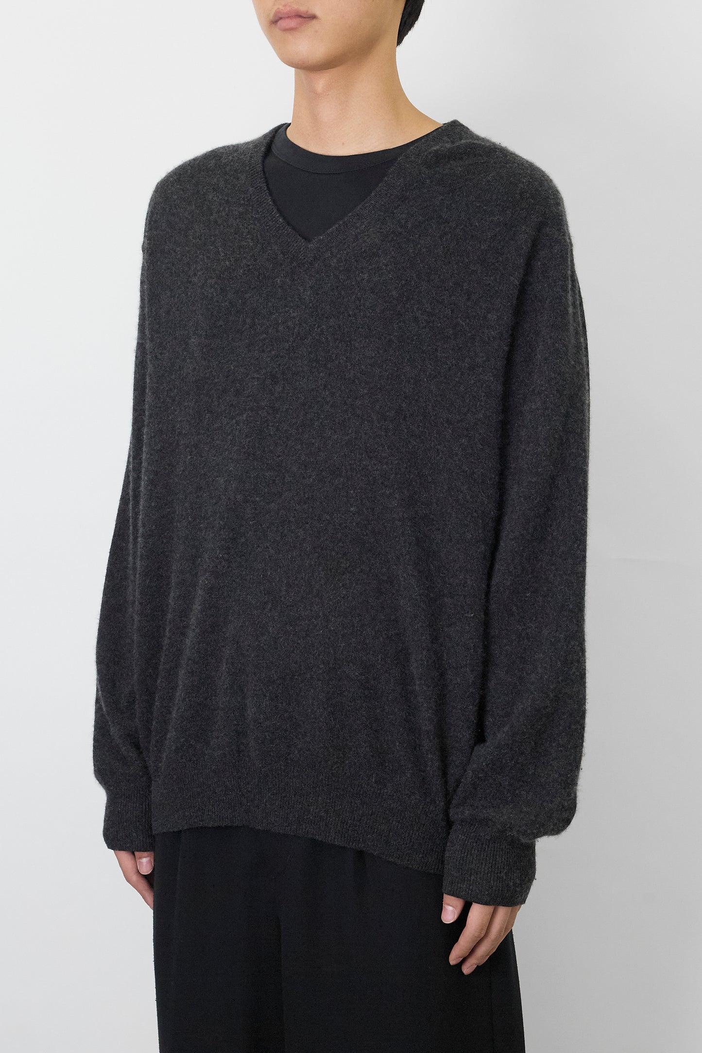 VINTAGE GRAY CASHMERE V NECK KNIT