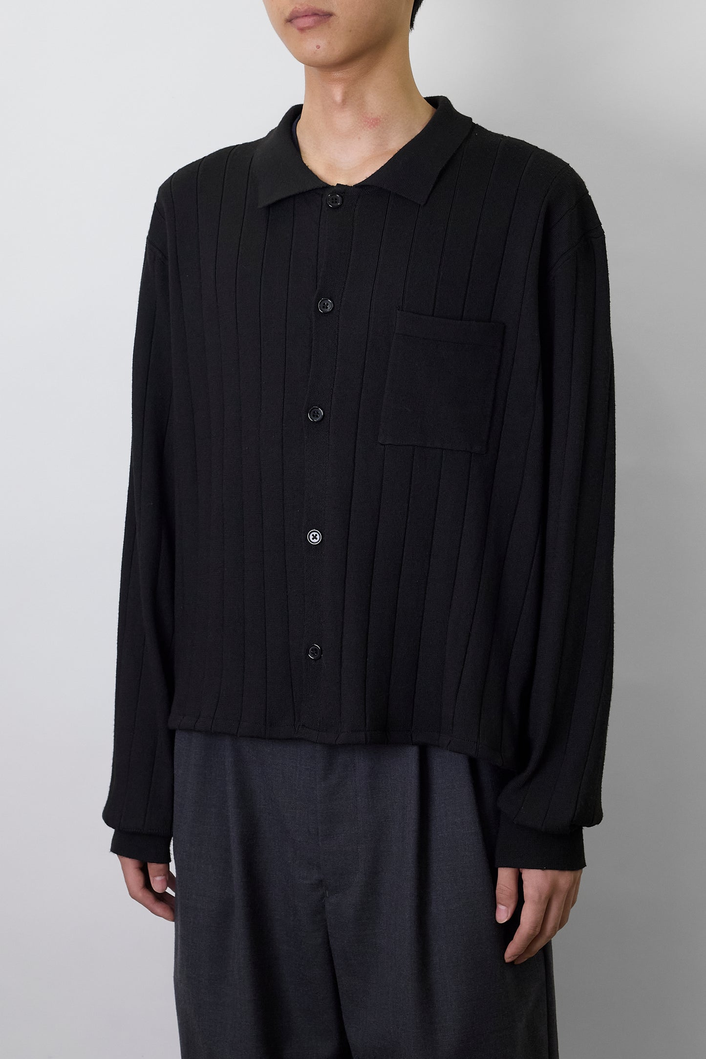 VINTAGE BLACK SHORT KNIT SHIRT