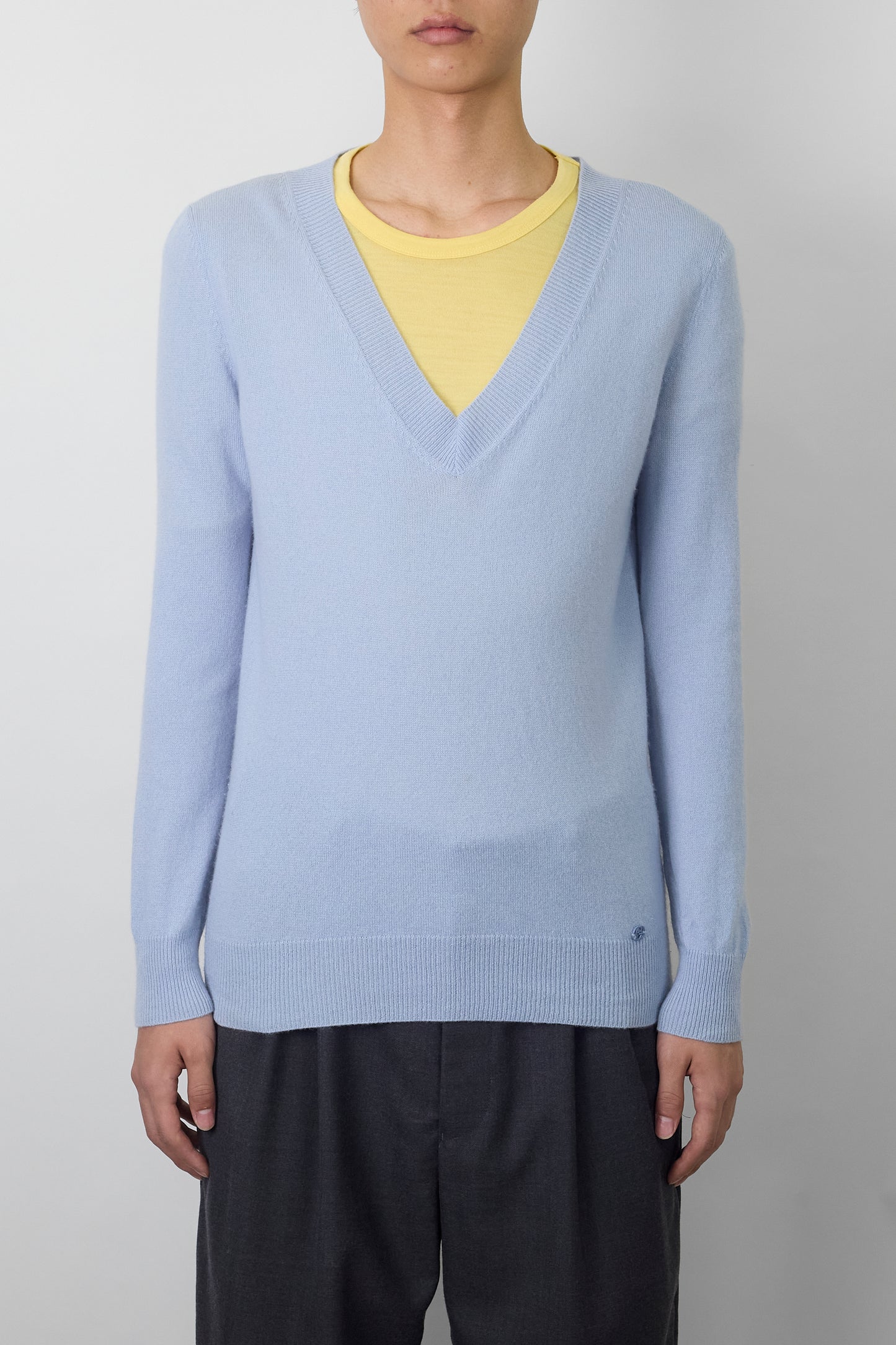 GUCCI BY TOMFORD SKY BLUE CASHMERE V NECK KNIT MADE IN ITALY
