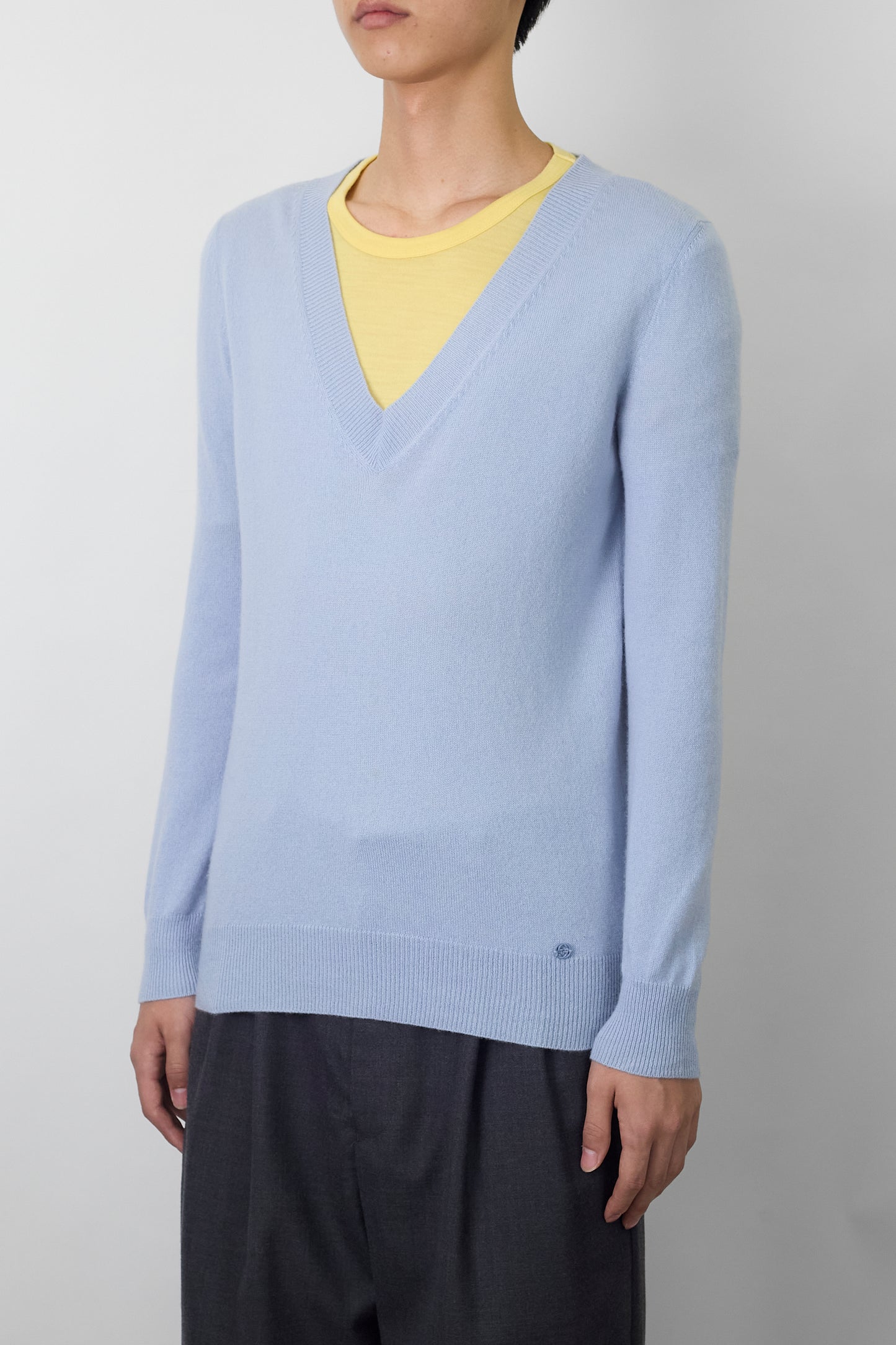 GUCCI BY TOMFORD SKY BLUE CASHMERE V NECK KNIT MADE IN ITALY