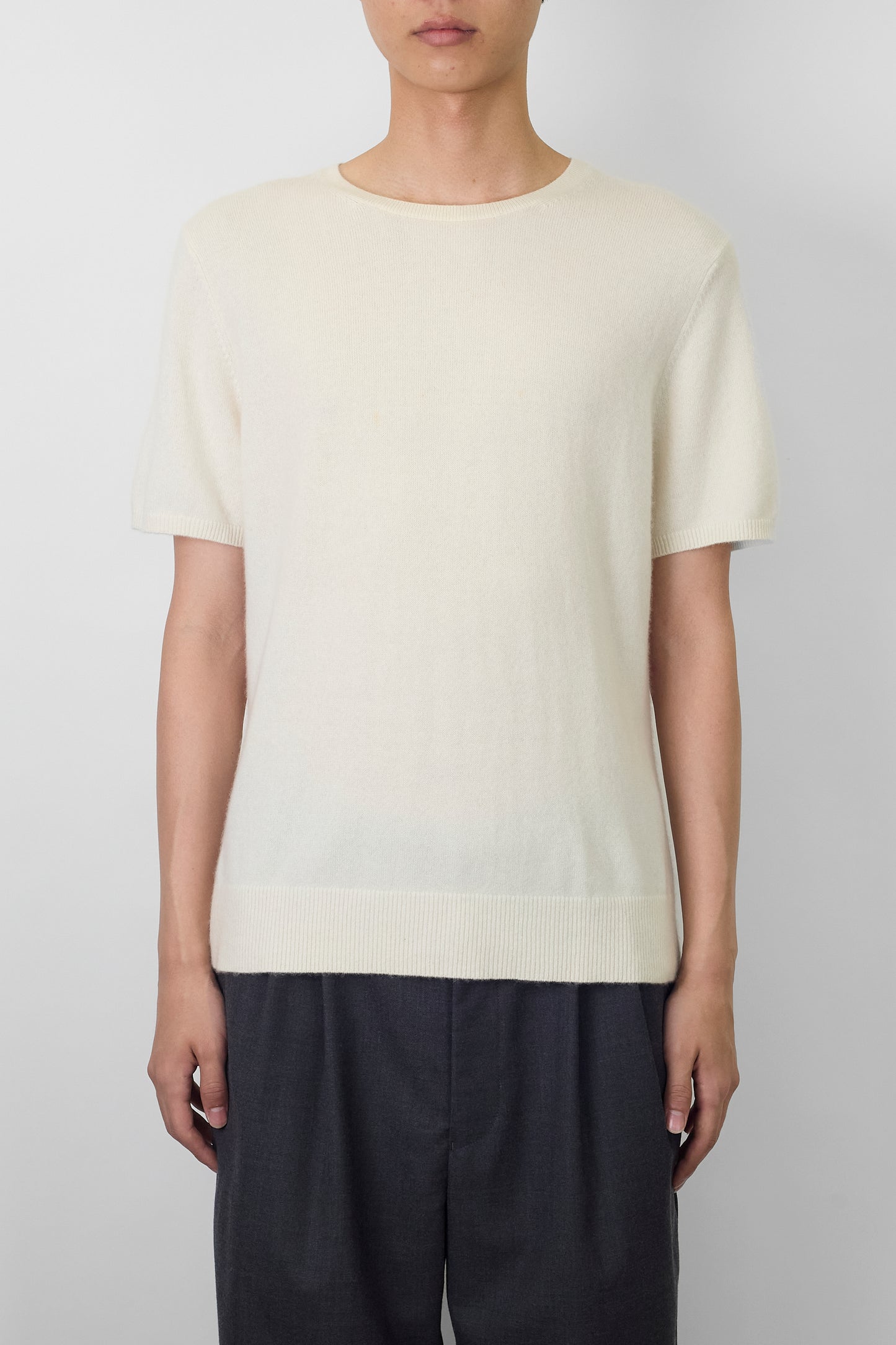 VINTAGE WHITE CASHMERE HALF SLEEVE KNIT