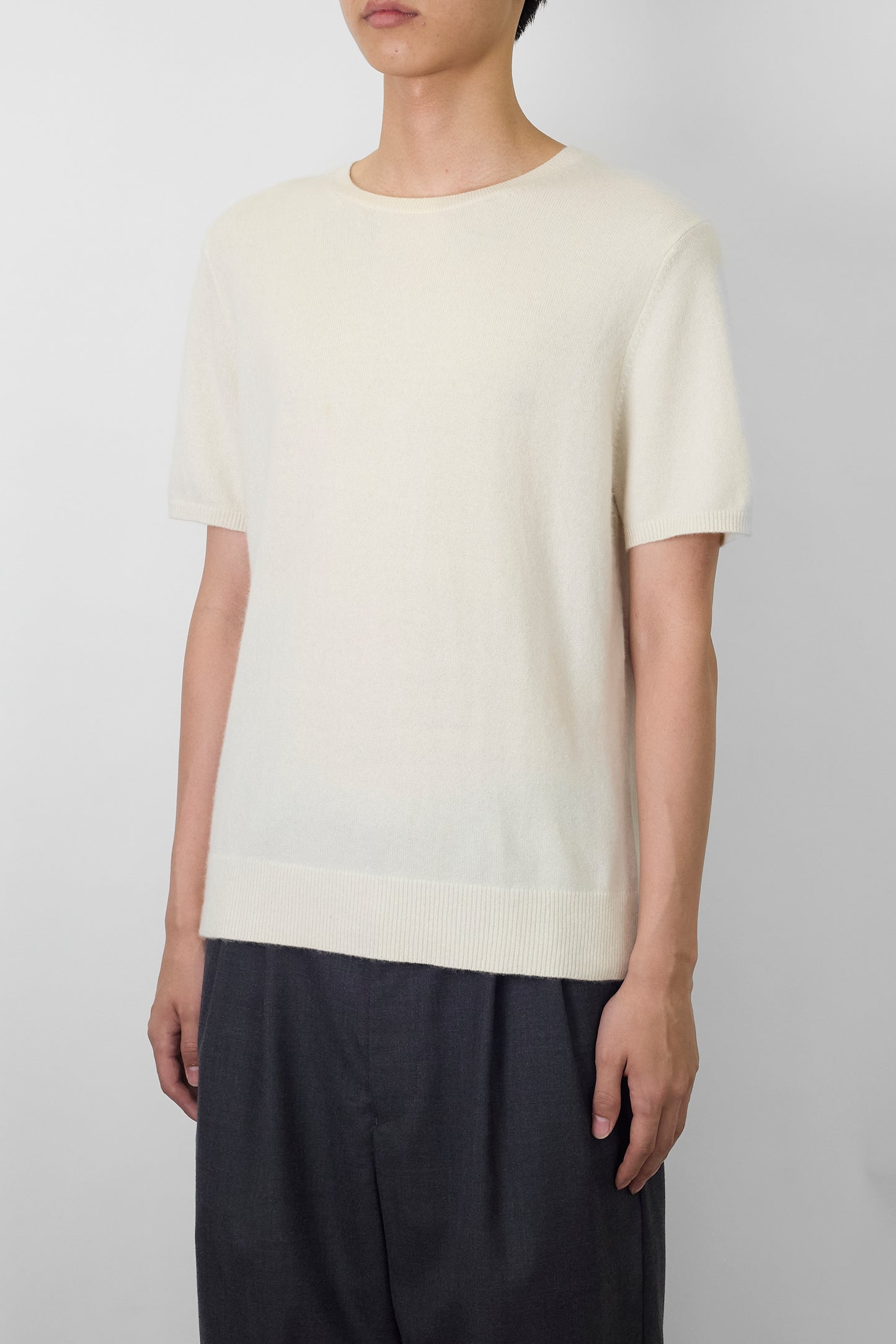 VINTAGE WHITE CASHMERE HALF SLEEVE KNIT