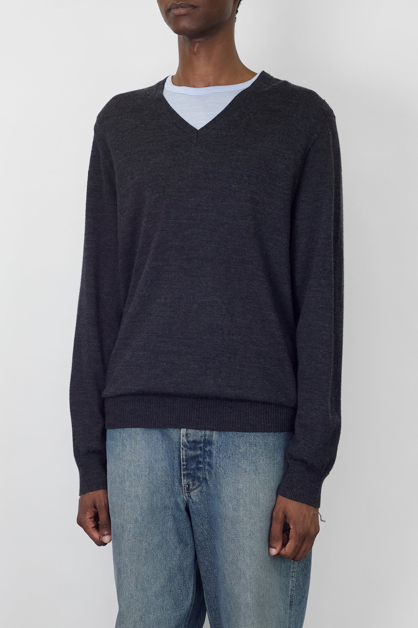 CALVIN KLEIN GRAY WOOL V NECK KNIT