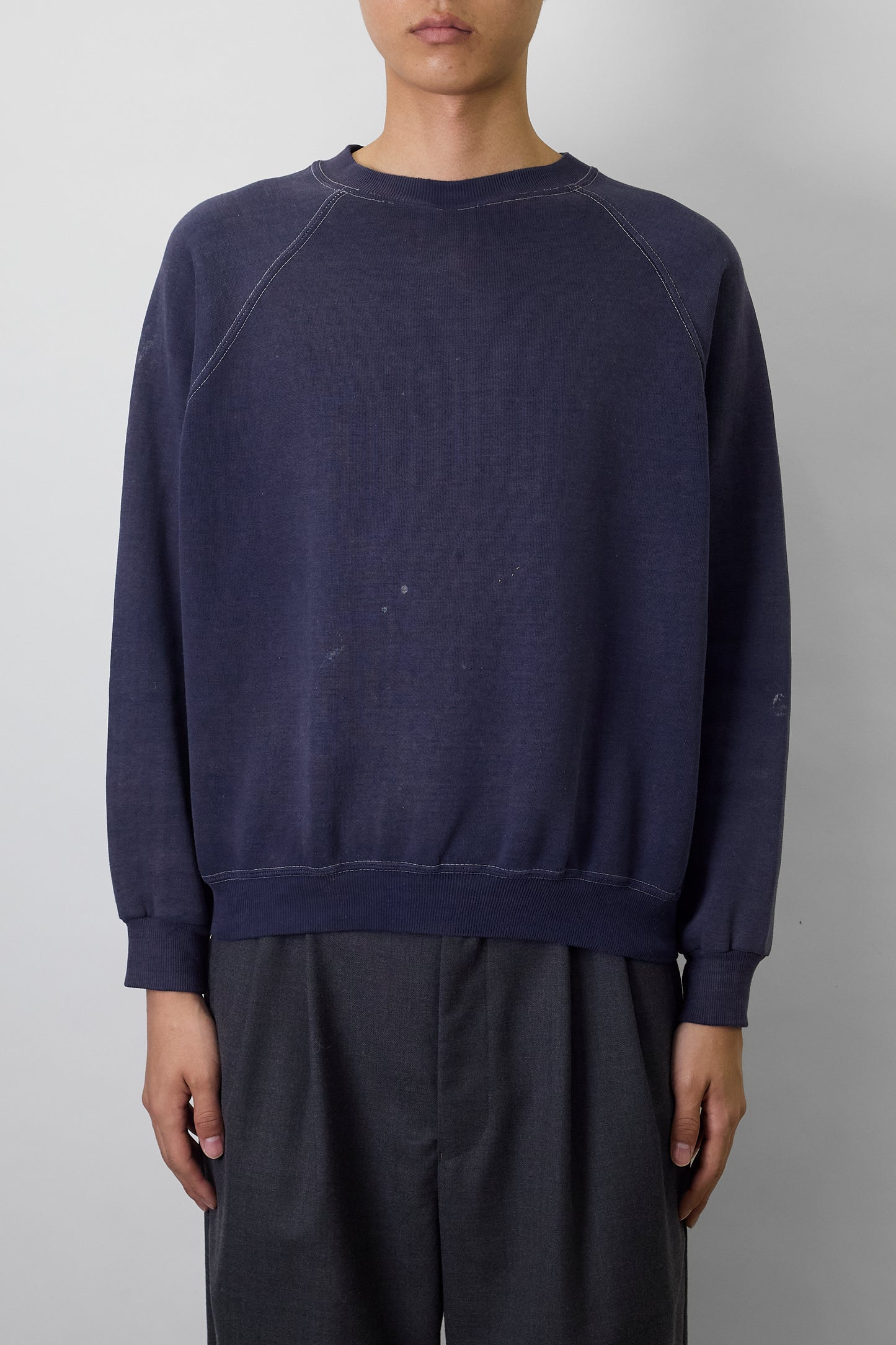 VINTAGE FADED NAVY SWEAT SHIRT MADE IN USA
