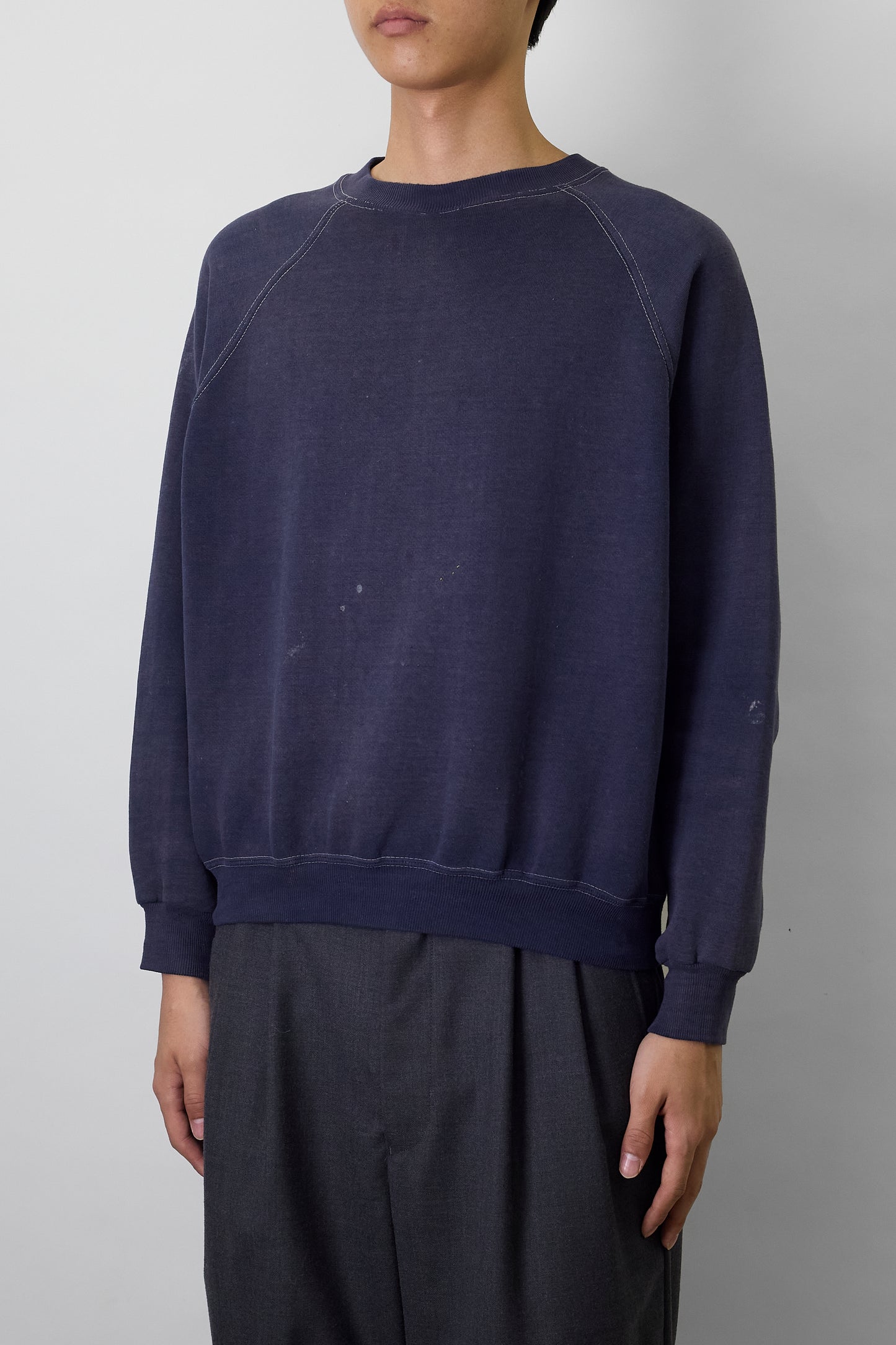 VINTAGE FADED NAVY SWEAT SHIRT MADE IN USA