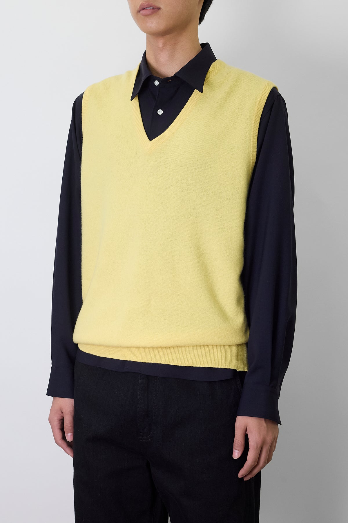 VINTAGE YELLOW CASHMERE KNIT VEST MADE IN SCOTLAND