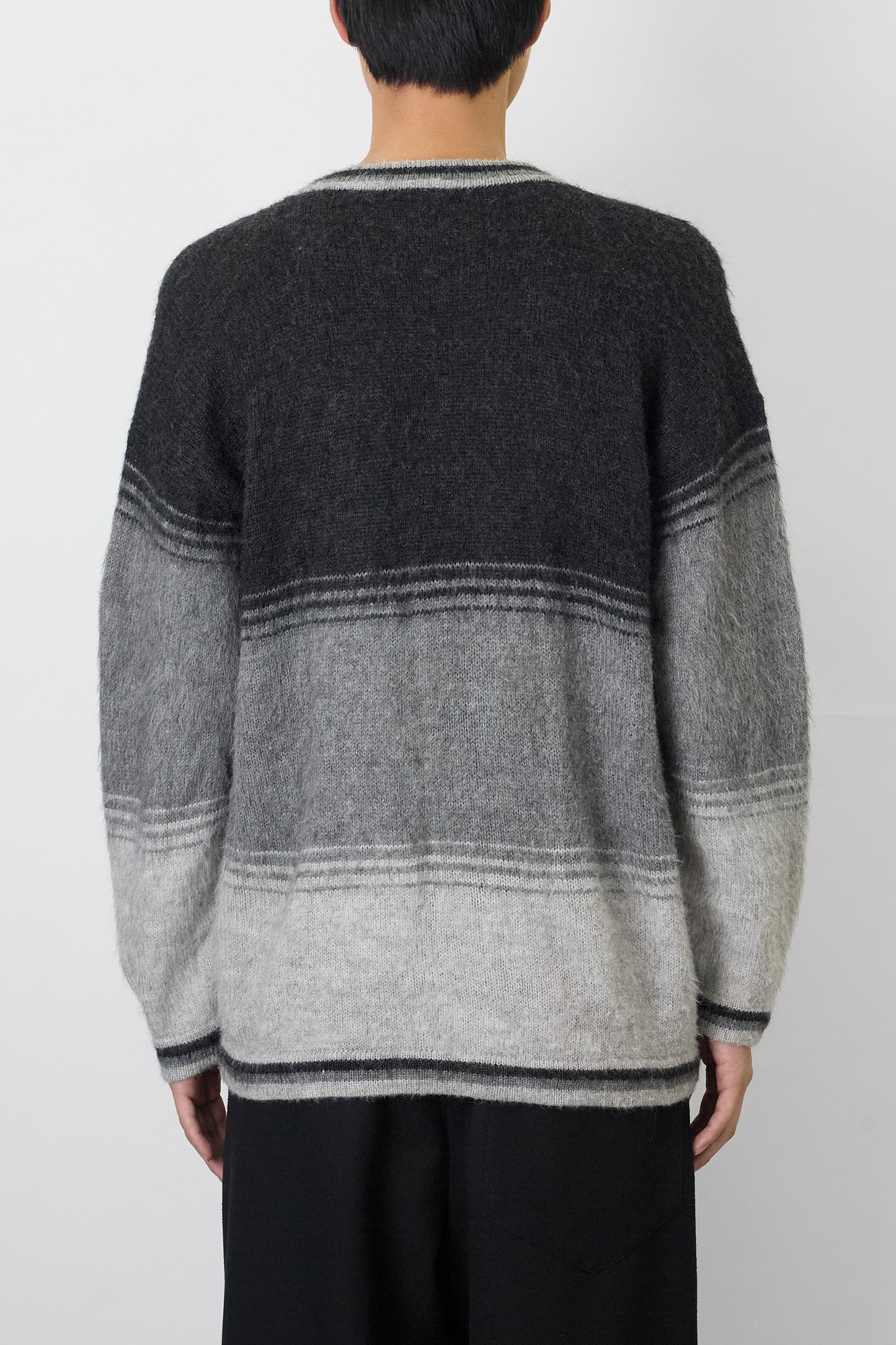 VINTAGE GRAY BLACK ALPACA V NECK  KNIT