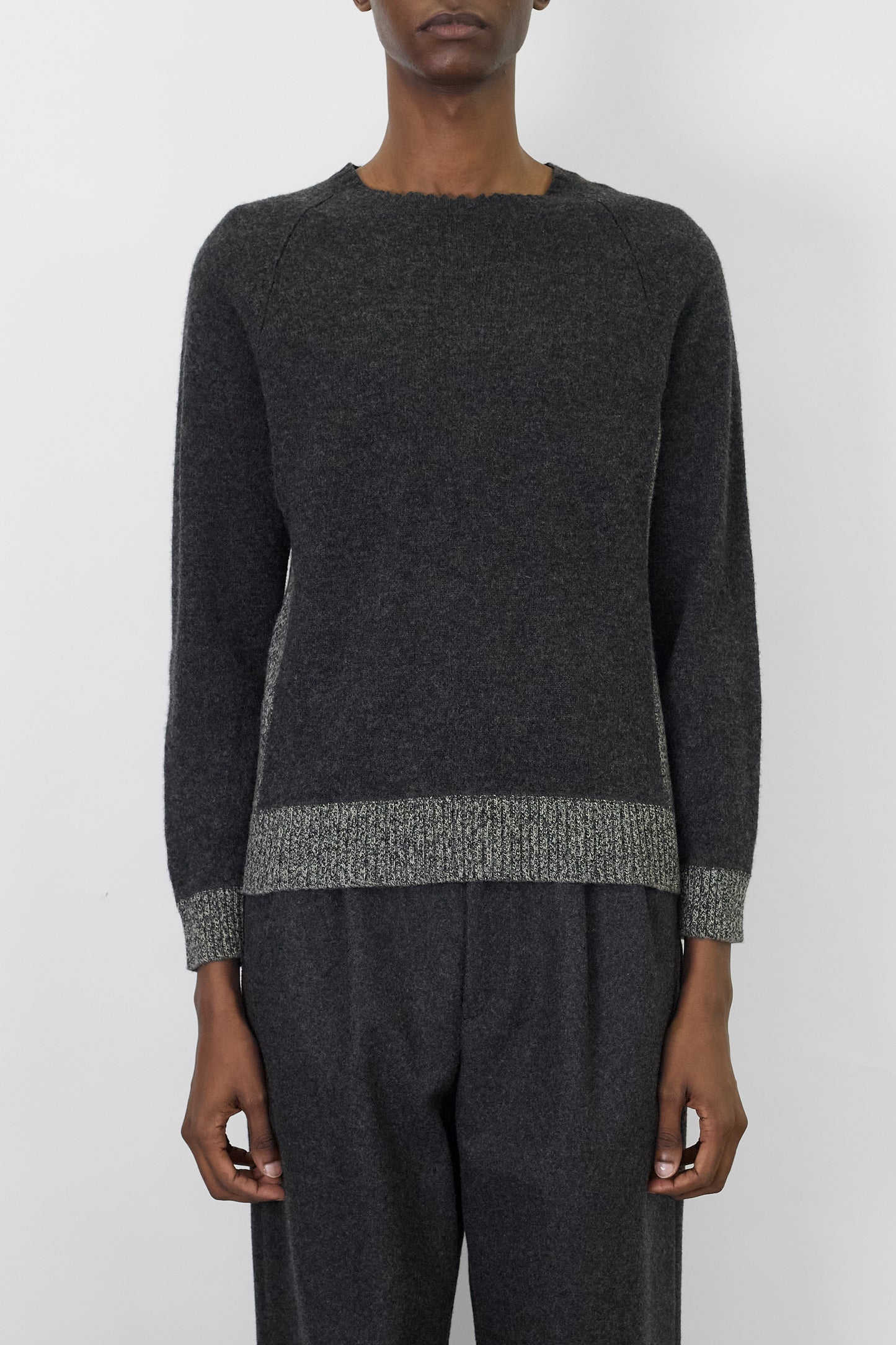 VINTAGE DESIGNED GRAY WOOL KNIT