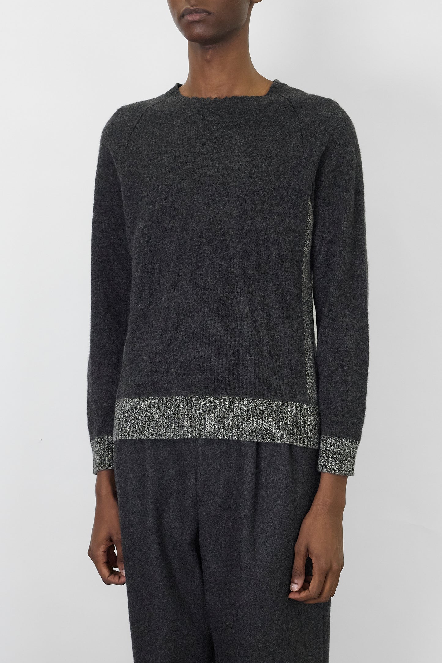 VINTAGE DESIGNED GRAY WOOL KNIT