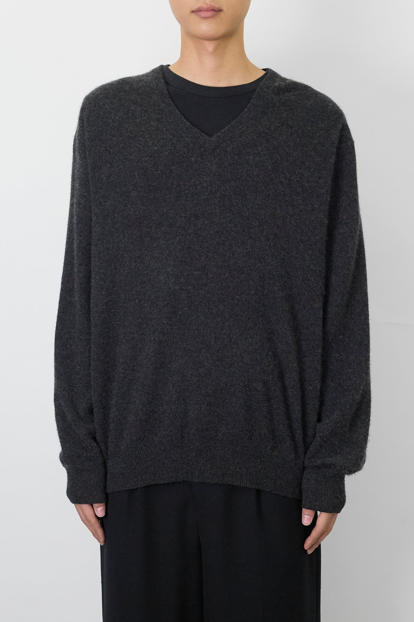 VINTAGE GRAY CASHMERE V NECK KNIT
