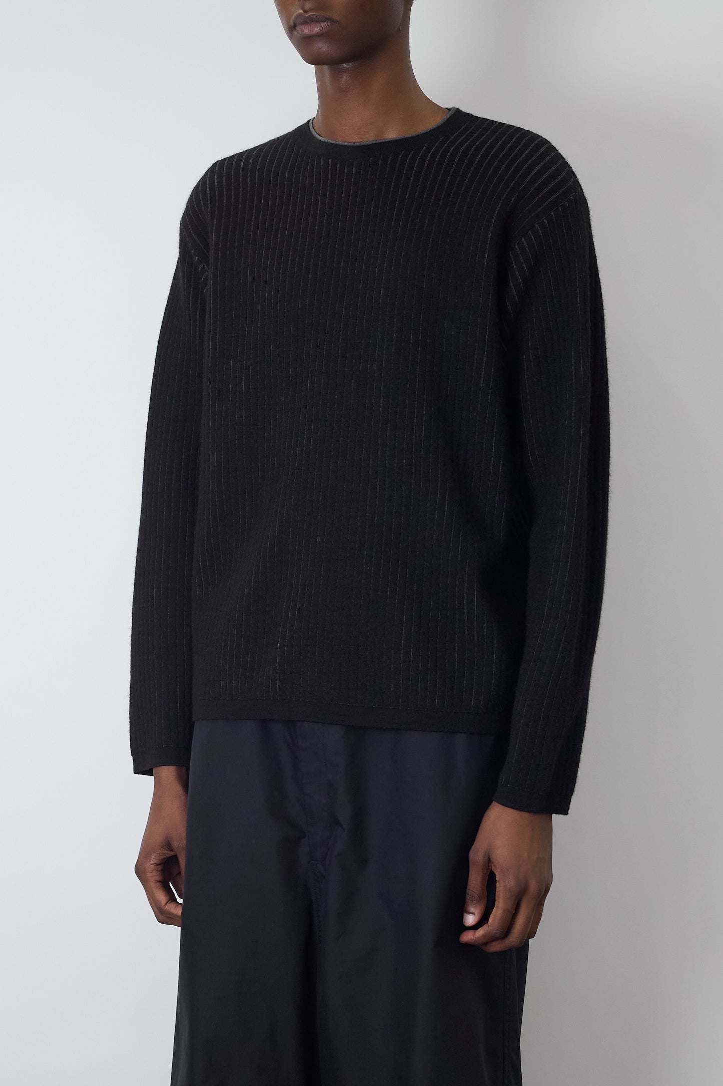 VINTAGE DESIGNED BLACK GRAY WOOL KNIT MADE IN ITALY