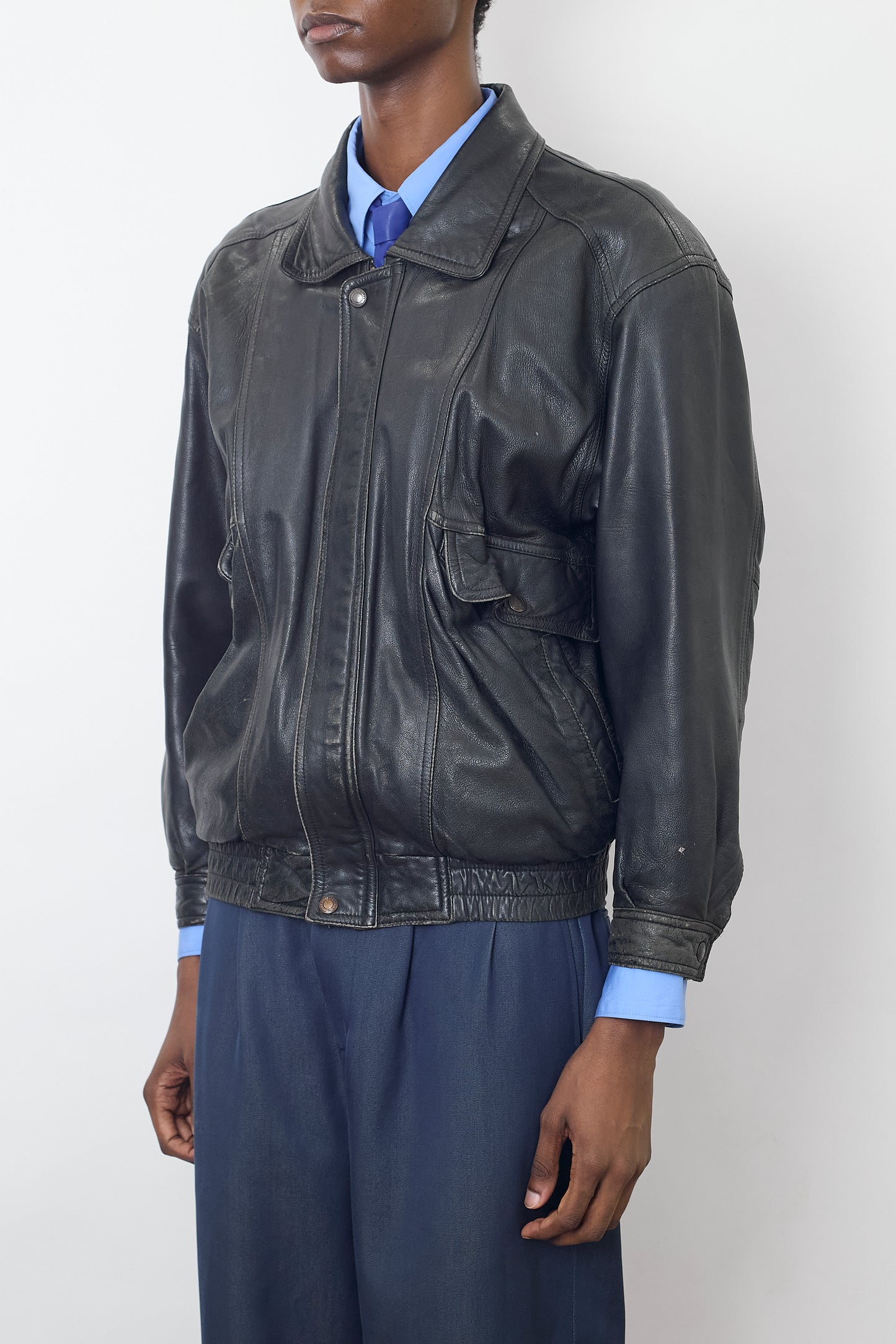 VINTAGE BLACK LEATHER BOMBER JACKET