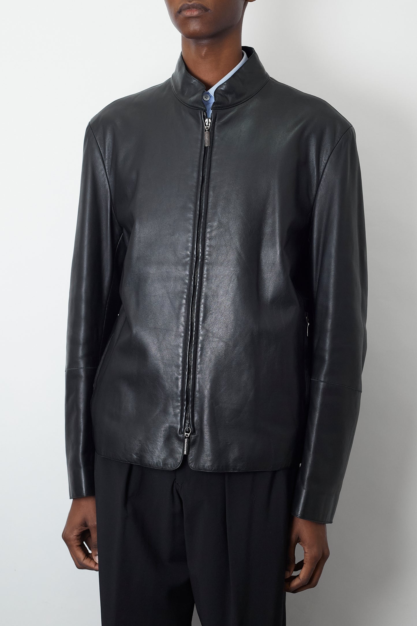 ARMANI COLLEZIONI BLACK LEATHER SHORT JACKET