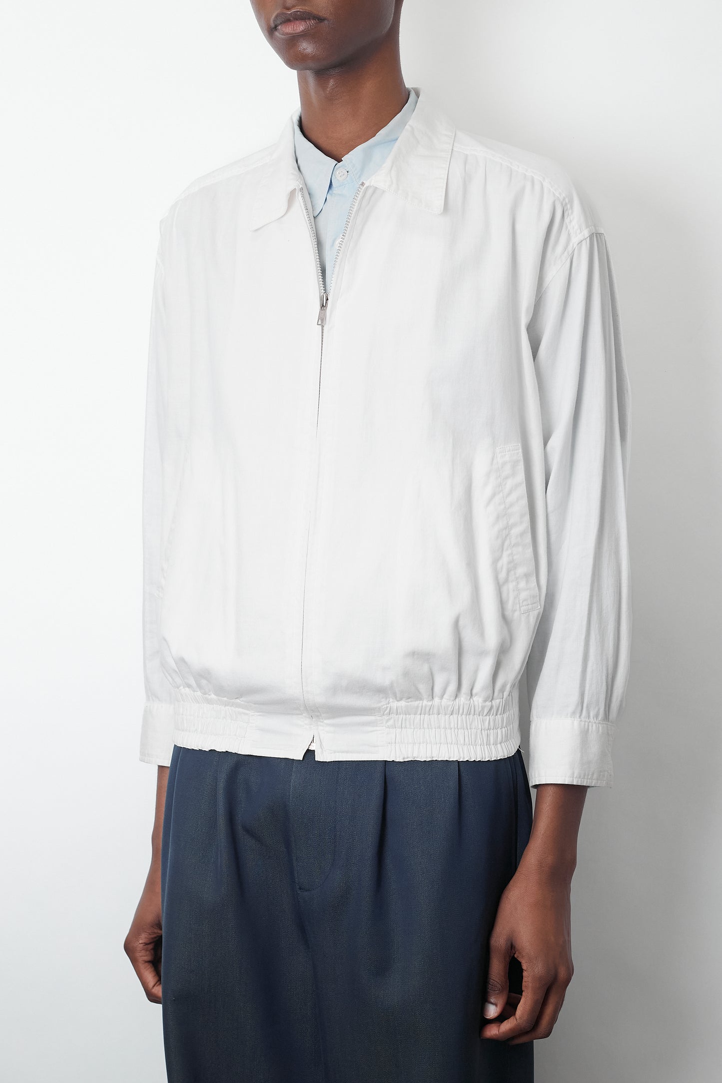 I.S. ISSEY MIYAKE WHITE ZIP UP SHORT JACKET